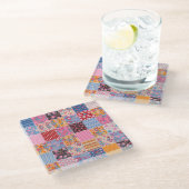 Patchwork nahtlos, niedliches Stoffmuster. Glasuntersetzer (Schrägansicht)