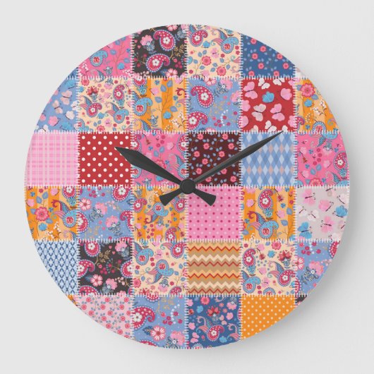 Patchwork nahtlos, niedliches Stoffmuster. Große Wanduhr (Vorderseite)