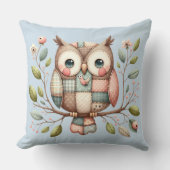 Patchwork Owl in Whimsical Woodland Kissen (Vorderseite)