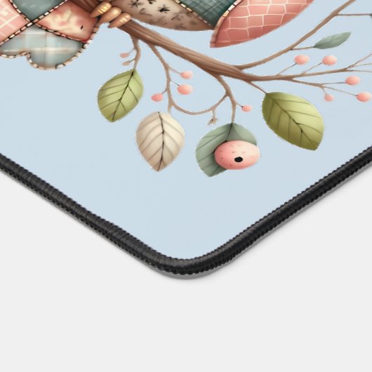 Patchwork Owl in Whimsical Woodland Schreibtischunterlage (Ecke)