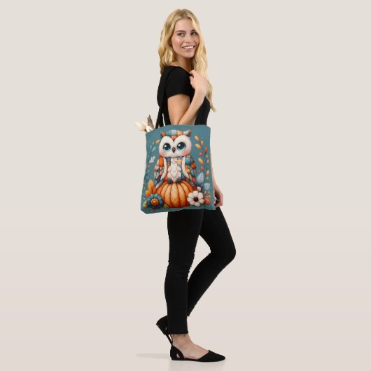 Patchwork Owl on Pumpkin - Cottcore Fall Tasche (Am Model)