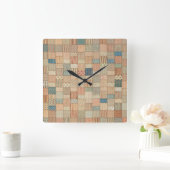 Patchwork-Quilt in gedämpften Farben Quadratische Wanduhr (Zuhause)
