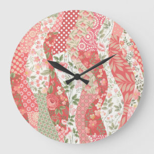 Patchwork-Rose: nahtloses Musterdesign. Große Wanduhr