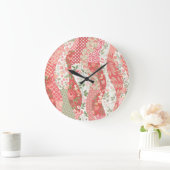 Patchwork-Rose: nahtloses Musterdesign. Große Wanduhr (Zuhause)