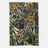 Patchwork Safari: Aquarell Animal Print. Geschirrtuch (Vertikal)
