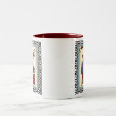 Patchwork-Sankt-Land-WeihnachtsTasse Zweifarbige Tasse (Mittel)