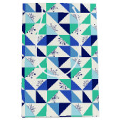 Patchwork Snowflakes - Light Background - Geschenk Mittlere Geschenktüte (Vorderseite)