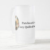 Patchwork-Sphere: Gemütlicher gequilter Fußballbal Mattglas Bierglas (Vorderseite Links)