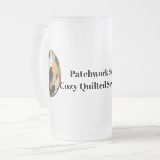 Patchwork-Sphere: Gemütlicher gequilter Fußballbal Mattglas Bierglas (Vorderseite Links)