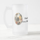 Patchwork-Sphere: Gemütlicher gequilter Fußballbal Mattglas Bierglas (Links)