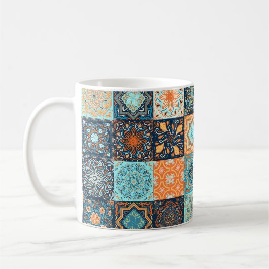 Patchwork Style. Nahtloses Muster aus 16 dekorativ Kaffeetasse (Links)