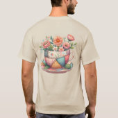 Patchwork-Teacup mit Whimsical-Blume T-Shirt (Rückseite)
