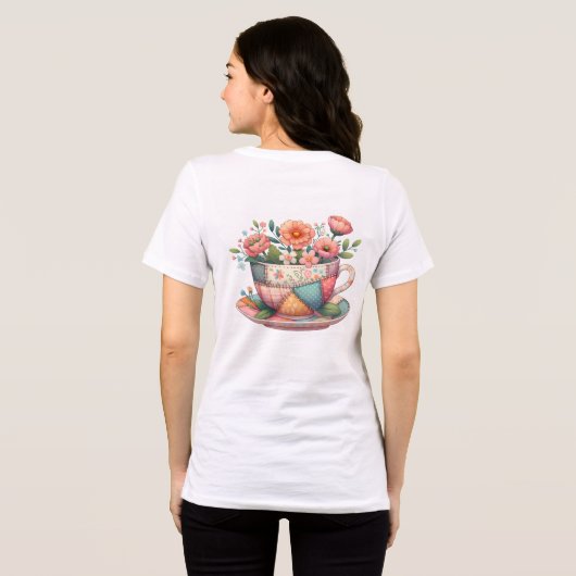 Patchwork-Teacup mit Whimsical-Blume Tri-Blend Shirt (Rückseite voll)