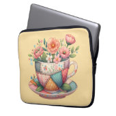Patchwork-Teetasse mit fantastischen Blumen Laptopschutzhülle (Vorderseite Links)
