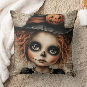 Patchwork Whimsy: Die Puppe, die in Schatten warte Kissen