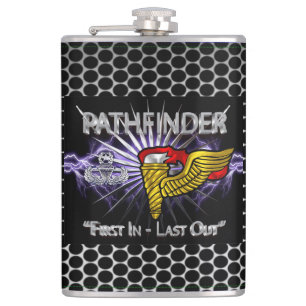 Pathfinder-Abzeichen-„Erster rein, Letzter raus“ Flachmann
