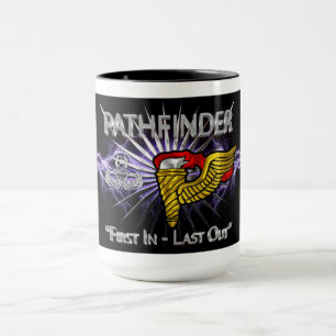 Pathfinder-Abzeichen-„Erster rein, Letzter raus“ Tasse