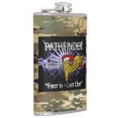 Pathfinder-Abzeichen-"First in Last Out"-Camouflag Flachmann (Rechts)