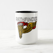 Pathfinder-Abzeichen - "Pathfinder Black" Tasse (Zentrum)