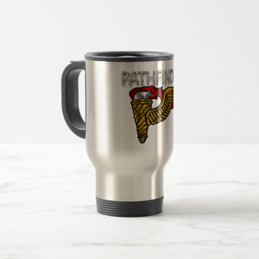 Pathfinder-Abzeichen - "Pathfinder" Reisebecher (Vorderseite Links)