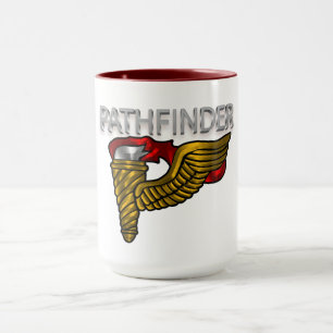 Pathfinder-Abzeichen - "Pathfinder", rot Tasse