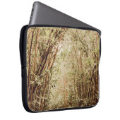 PATHWAY UMGEBEN VON GROSSEN UND GRÜNEN BÄUMEN LAPTOPSCHUTZHÜLLE (Vorne Rechts)