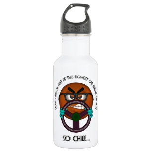 Patienten hinter dem Rad haben Trinkflasche