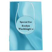 Patina Blue Soft Glow Gradient Abstract Mittlere Geschenktüte (Vorderseite)