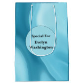 Patina Blue Soft Glow Gradient Abstract Mittlere Geschenktüte (Rückseite)