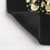 Patricks Tag, lustige Gans, Kleeblatt, Bier-Gesche Mousepad (Ecke)