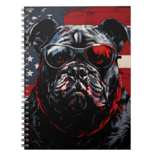 Patriot Bulldogge mit amerikanischer Flagge zum 4. Notizblock