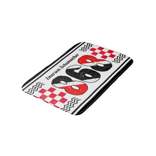 PATRIOTIC 868 Ihr Name | Kontrollierte Flagge auf Badematte (Schrägansicht)