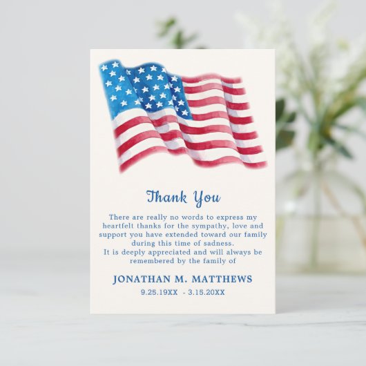 Patriotic American Flag Memorial Veteran Beerdigun Dankeskarte (Stehend Vorderseite)