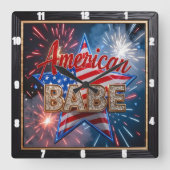 Patriotic Babe American Flag Quadratische Wanduhr (Vorderseite)