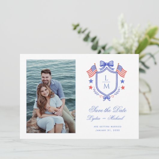 Patriotic Crest w/ US Flags | Monogram Save The Date (Stehend Vorderseite)