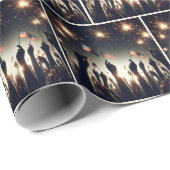 Patriotic Crowd Holding American Fags Geschenkpapier (Rolleneckpunkt)