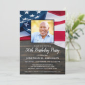 Patriotic Custom Foto American Flag Geburtstag Einladung (Stehend Vorderseite)