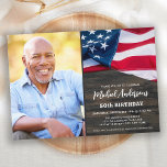 Patriotic Custom Foto US-amerikanische Flagge Gebu Einladung<br><div class="desc">USA amerikanische Flagge Birthday Party Einladungen. Laden Sie Freunde und Familie zu Ihrem patriotischen Geburtstagsfest mit diesen modernen amerikanischen Flag Einladungen. Personalisieren Sie diese Fahneneinladung mit Ihren Event-, Foto-, Name- und Party-Details. Diese amerikanische Flag-Einladung ist auch ideal für den militärischen Ruhestand, Soldaten, die weggehen Party, militärischen Abschluss, Soldaten willkommen Zuhause...</div>