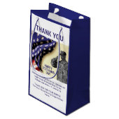 Patriotic Dankeschön VETERANS DAY Kleine Geschenktüte (Rückseite Schrägansicht)