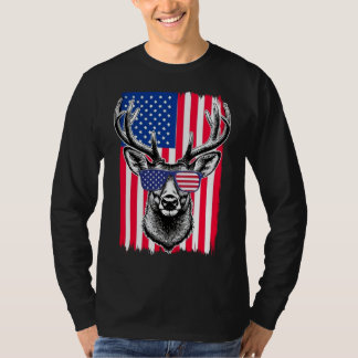 Patriotic Deer trägt eine amerikanische Flaggenson T-Shirt