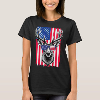 Patriotic Deer trägt eine amerikanische Flaggenson T-Shirt
