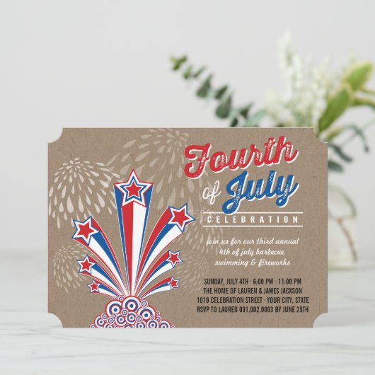 Patriotic Fireworks Amerikanische Unabhängigkeitst Einladung (Stehend Vorderseite)
