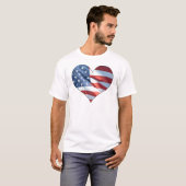 Patriotic Heart Shaped American Flag T-Shirt (Vorne ganz)