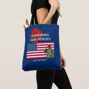 Patriotic HONORING UNSERE HEROES Veterans Memorial Tasche