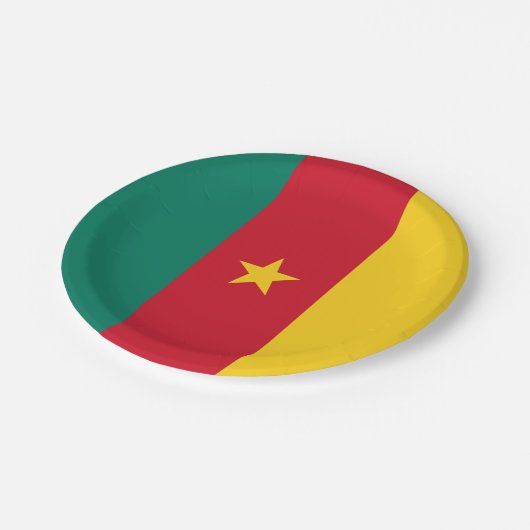 Patriotic Kamerun Flag Pappteller (Schrägansicht)