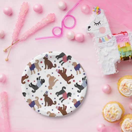 Patriotic Labradoodle Muster Pappteller (Party)