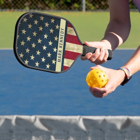 Patriotic Rustic American Flag Individuelle Name Pickleball Schläger (InSitu)