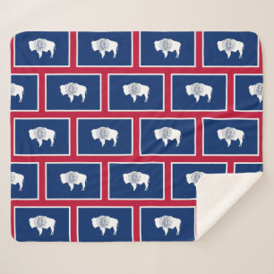Patriotic Sherpa Blanket mit Wyomoming-Flagge Sherpadecke