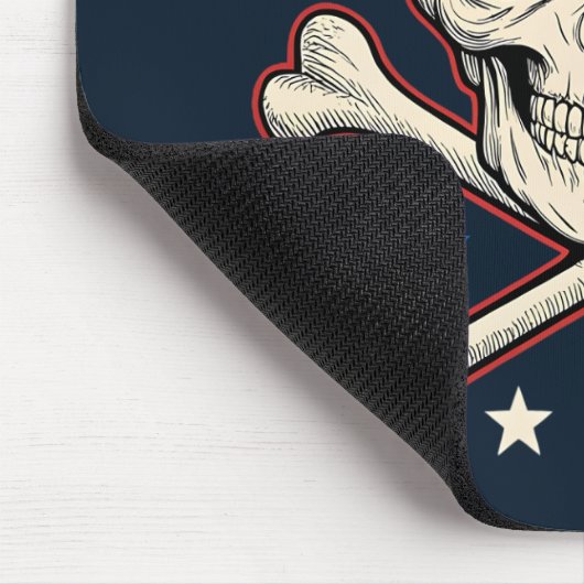 Patriotic Skull und Crossbones American Flag Mousepad (Ecke)