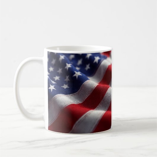 patriotisch schwingende amerikanische Flagge Kaffe Kaffeetasse (Links)